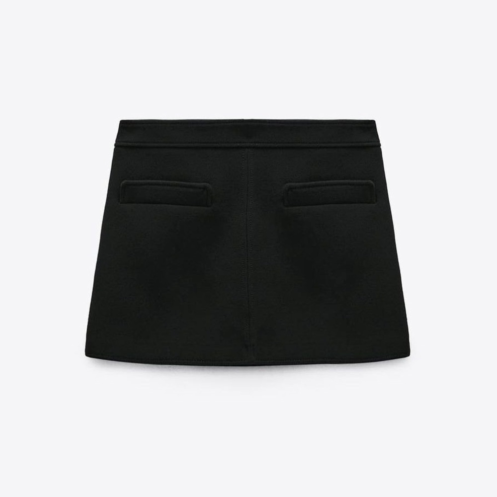 black mini skirt! never worn!